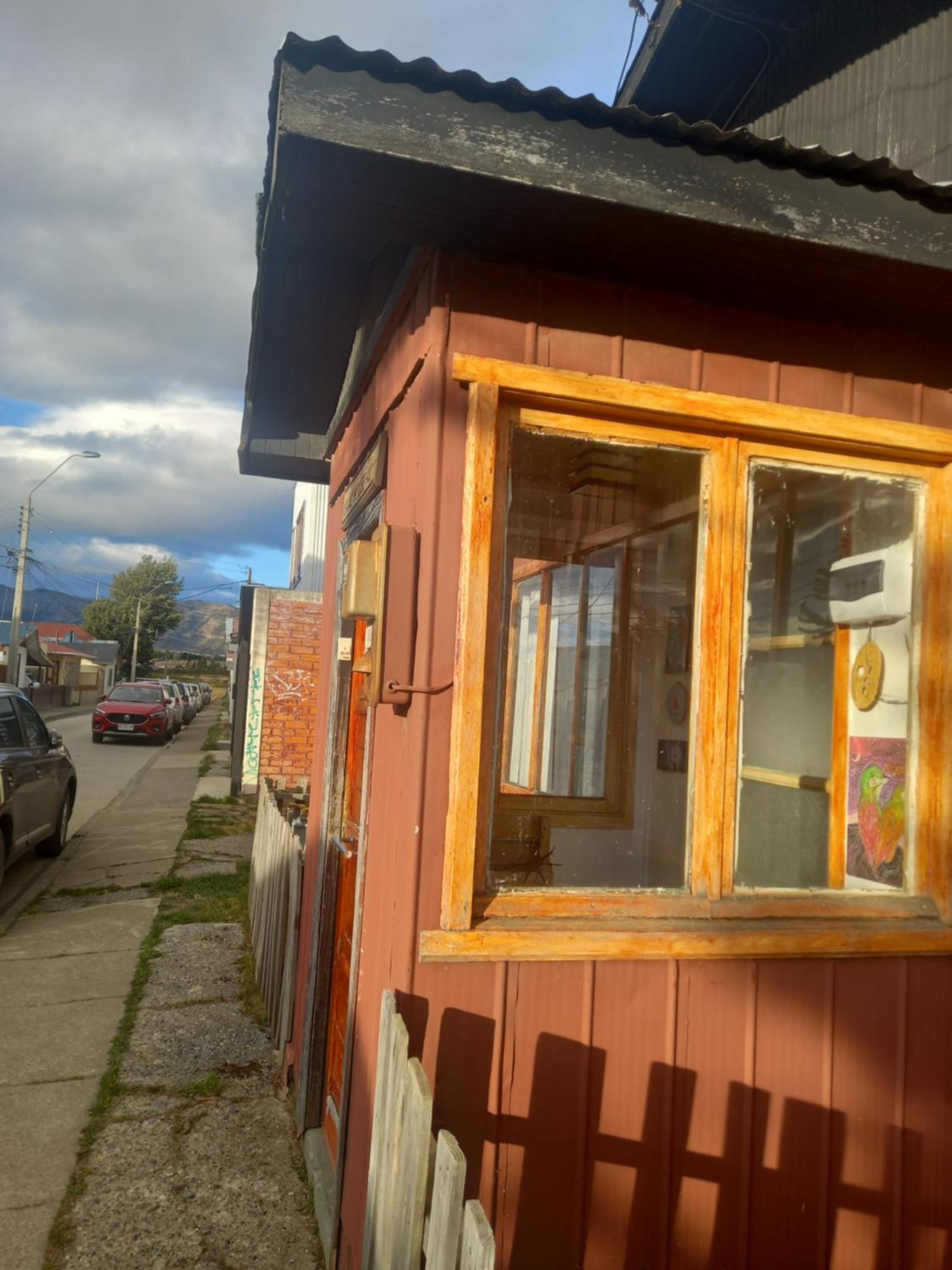 Isaac House Hotel Puerto Natales Bagian luar foto